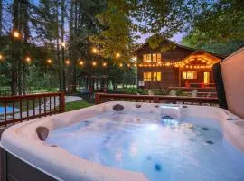 Colorful Cabin- Fun & Games Pickleball Hot Tub