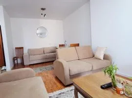 Cozy Apartment, Free Parking near Cable Car, Bunk'Art