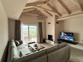 Golden View Berat, 3BR Apartment with Castle View & Parking