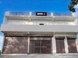 Hotel O Choudhary Hotel and Resort, khách sạn ở Meerut