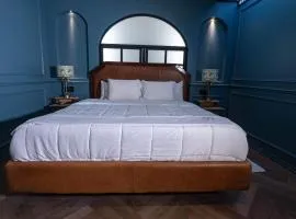 The Oxford Suite with bathtub