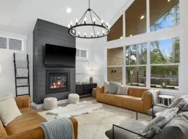 4BR Forest View Game Room Hot Tub Firepit BBQ