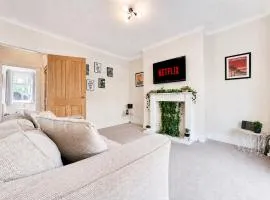 EasyRest House 2 Grantham - 6 Beds & Free Parking - Easy Location - Access to A1, Town Centre & Shops