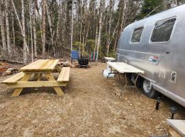 Orange Lake Airstream, hotel em Whiting