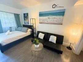 Modern Retreat Near Hollywood Beach and Boardwalk 106-1