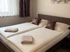 Pikolo - izby na prenájom, Hotel in Nové Mesto nad Váhom