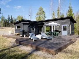 Remote Lakeside Mökki | Wood Sauna & Forest Views