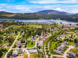 Schweitzer & Dover Bay - Ski Lake Dine