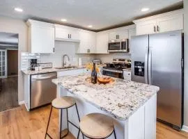 Cozy 5BR Retreat Game Room Rochester Suburb Area