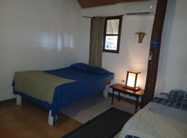 PopoyoLoco Surf House, готель у місті La Albina