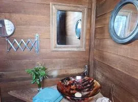 Chambre Gaïac à la Maison Kumba