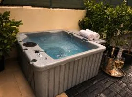 Ocean Park Studio Pool at Riviera Villa