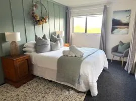 The Stables Lake and Country Retreat