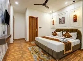 Hotel The Arrow International Laxmi Nagar