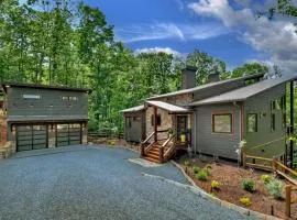A Great Escape Modern Cabin with views AND waterfall