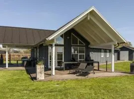 4 Bedroom Pet Friendly Home In Grenaa