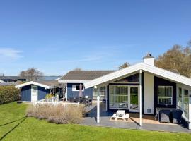 3 Bedroom Amazing Home In Stubbekøbing, Hotel in Stubbekøbing