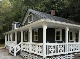 The Renovated Farmhouse at Seneca Rocks