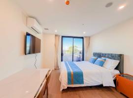 Auburn Studio, Entire Studio with Ensuite toilet and kitchen, hotel Sydneyben