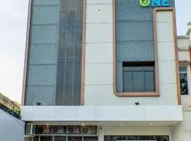 Front One Budget Hotel Tirtonadi Solo