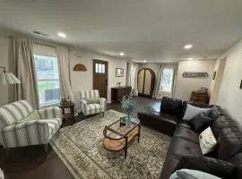 Hot Tub Sleeps 8 Bourbon Trail Historic Home