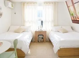 Sillim # Boramae Park #Near Cheongryongsan Mountain #Family trip for up to 6 people #2 rooms, 3 double beds, 2 bathrooms #kspo# If you make a reservation for 2 nights, breakfast for 2 people will be provided once