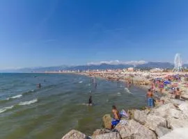 Nice Home In Forte Dei Marmi With Wifi