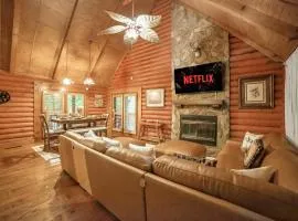 Private Luxury Cabin with Hot Tub, Fire Pit & Sauna