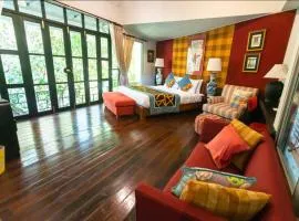 Zantiis Ndol Villas