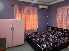 Electra Serviced 2 Bedroom Apartment, Lagos: Iju Junction şehrinde bir otel
