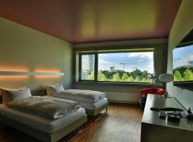 Dasbreitehotel am Rhein, хотел в Базел