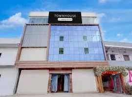 Super Townhouse Zero Mile Metro Station Patna Formerly The King Hotel and Banquet