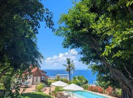 VILLAS ROC-AZUR, 1500m2 Estate, No Stress, hotell i Sampalan