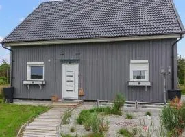 3 Bedroom Beautiful Home In Klintehamn