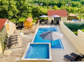 Holiday Home Leon - Imotski - Makarska, hotell sihtkohas Drum