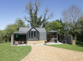 Acorn Lodge At Bridge Lake Farm & Fishery