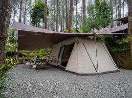 serlok glamping、Tangkubanperahuのホテル