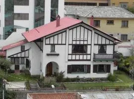 "LA MAISON DE LA BOLIVIE" Casa de Huéspedes