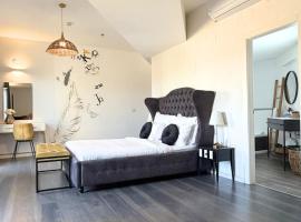 סוויטת בית ינאי, hotel Beit-Herut városában