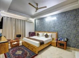Hotel RS International Just Near New Delhi Railway Station And Connaught Place