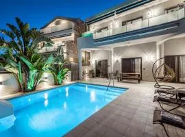 Old Cinema Suites - Stylishly Decorated Retreat with Pool or Jacuzzi by the Sea in the Heart of Laganas Βy Villa Mana Gers
