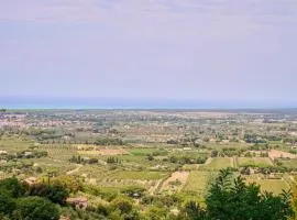 Huge Holiday Home in Marina di Castagneto Carducci near Sea