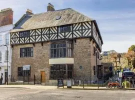 Castle Lodge