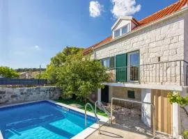 Awesome Home In Marina