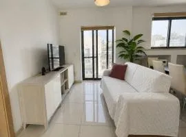 Meridian Suites - Stylish homes in St Julians next to Spinola
