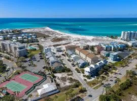 Destin Townhome • Walk to Sandy Beach & Water Taxi