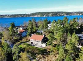Luxury Swedish villa Near Stockholm by the sea