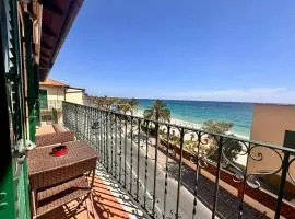 Casa Panorama - Spazioso Trilocale con Balcone Vista Mare