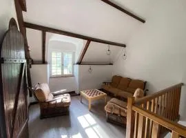 Beautiful house garden and terrace Monterblanc