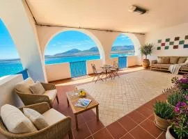 Villa Horizon with Jacuzzi and Infinite View over the Bay of Nymphs